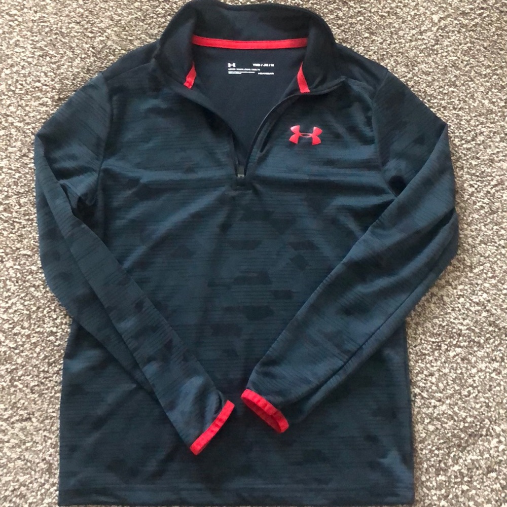 Youth Under armor long shelved shirt